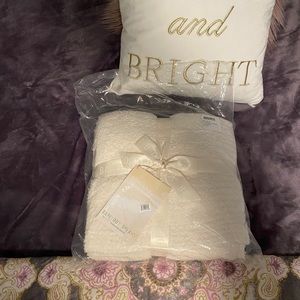 Barefoot dreams blanket